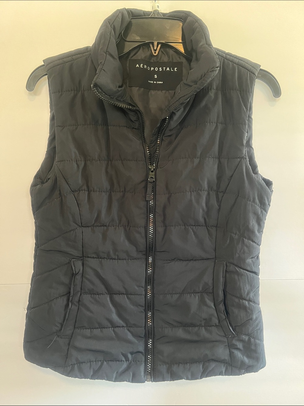 Aeropostale Women's Black Quilted Puffer Vest Size Small